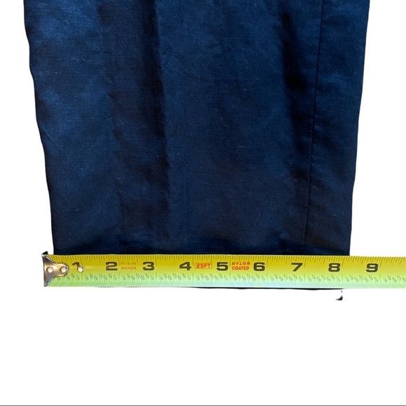 Larry Levine Black Linen Floral Embroidered Capris pants. Size 10 - Picture 15 of 15